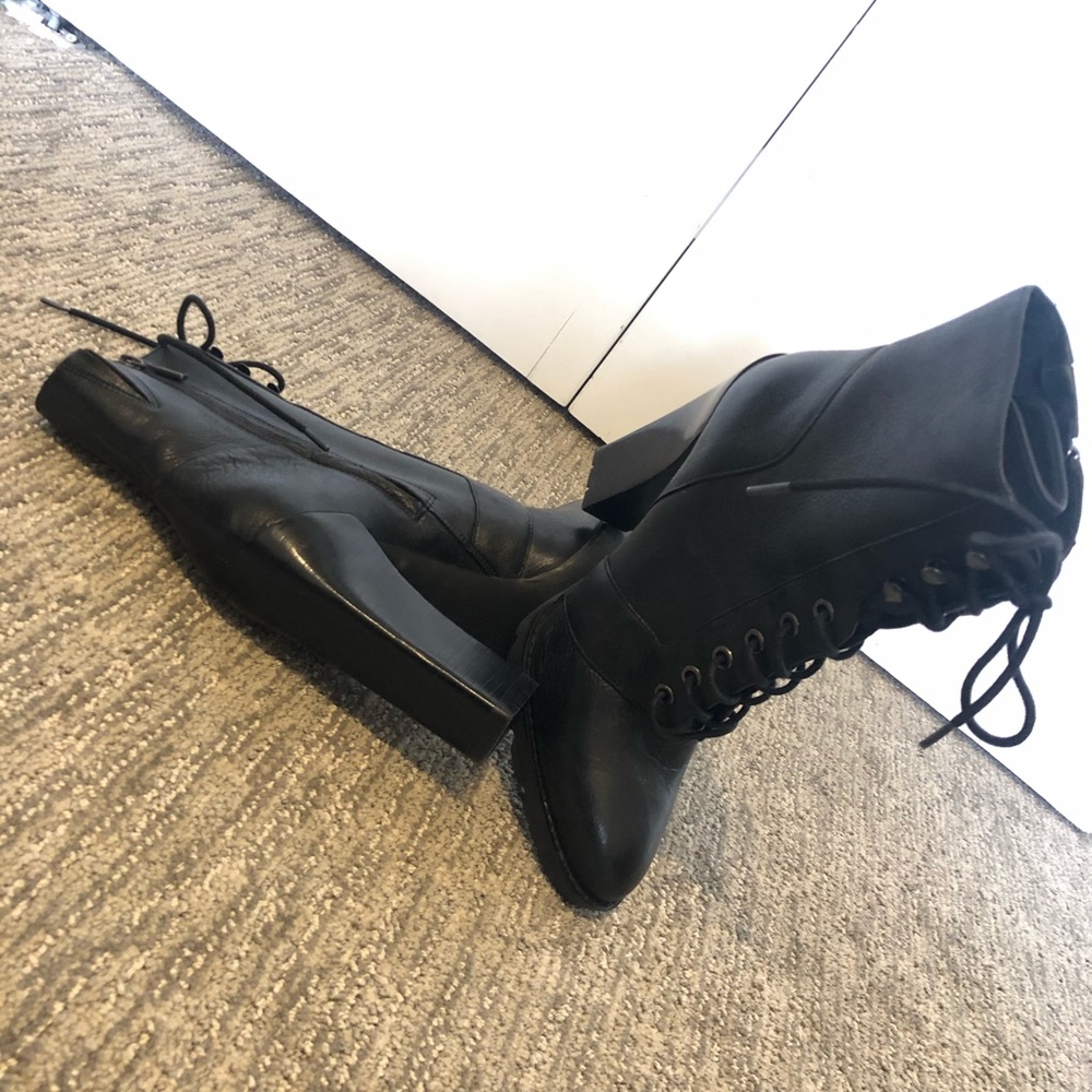 Boots - Picture 4 of 8